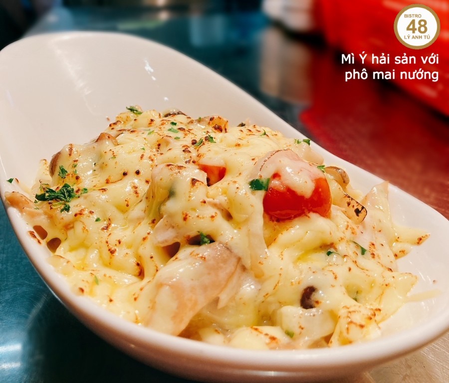 Ban sao Mi Y hai san voi pho mai nuong