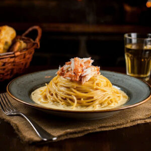 Mì spaghetti với thịt cua